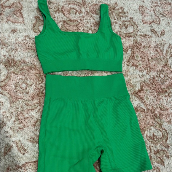 Green Ribbed Workout Set - Picture 2 of 3